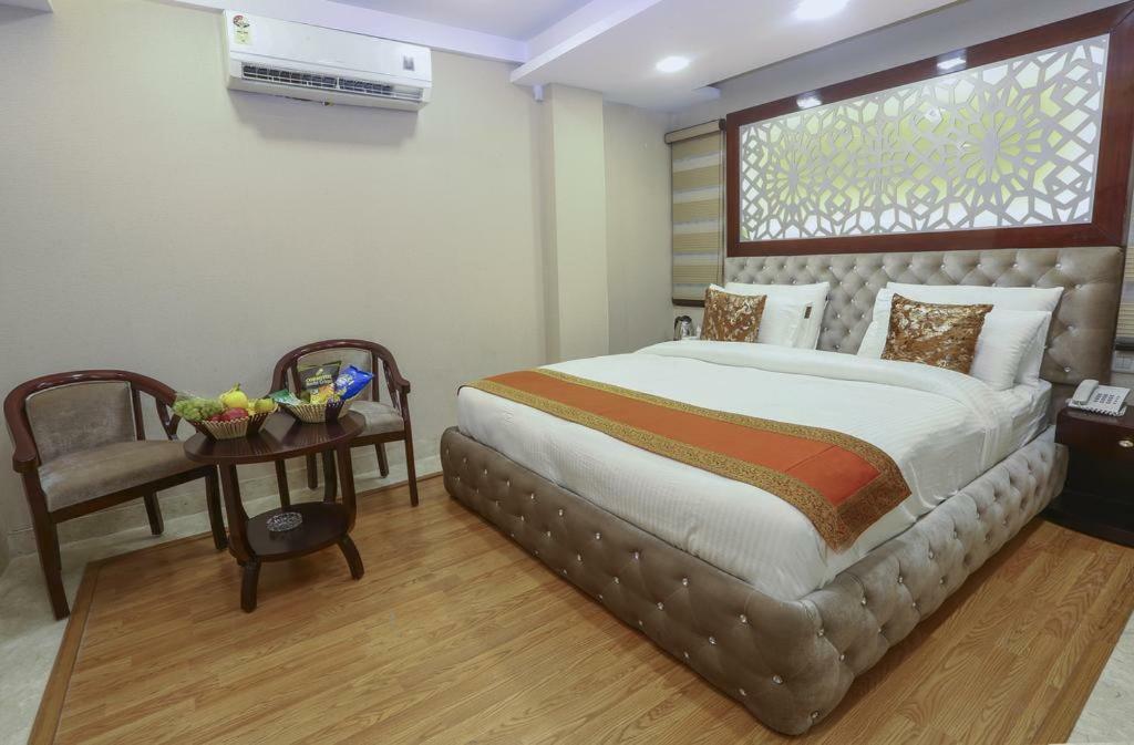 Hotel L'Affaire Делхи Екстериор снимка